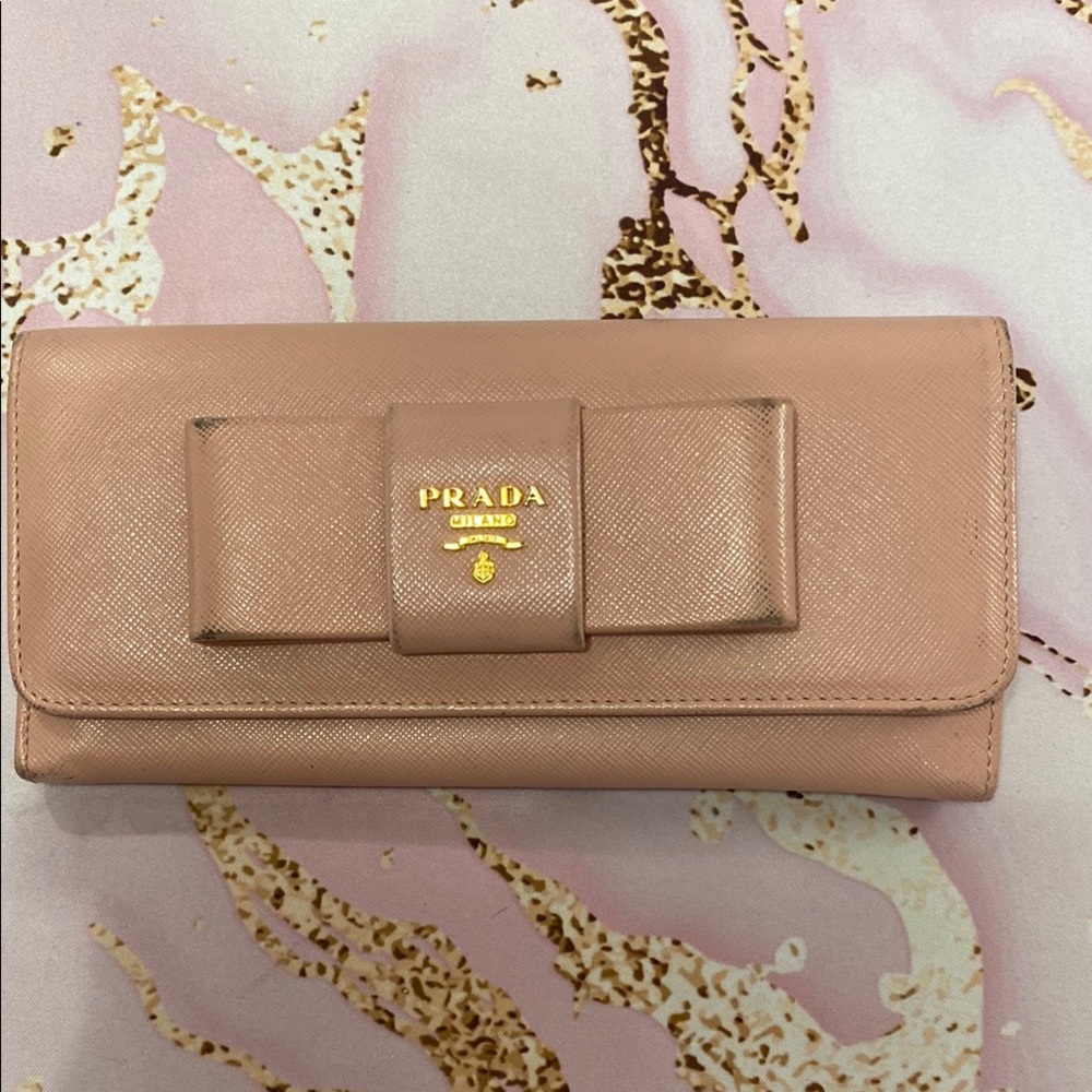 Prada Pink Wallet Luxurious Leather Design